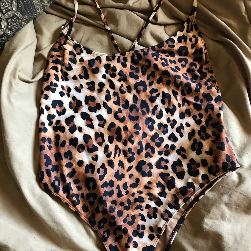 Size XL Forever 21 bathing suit! Only worn once!